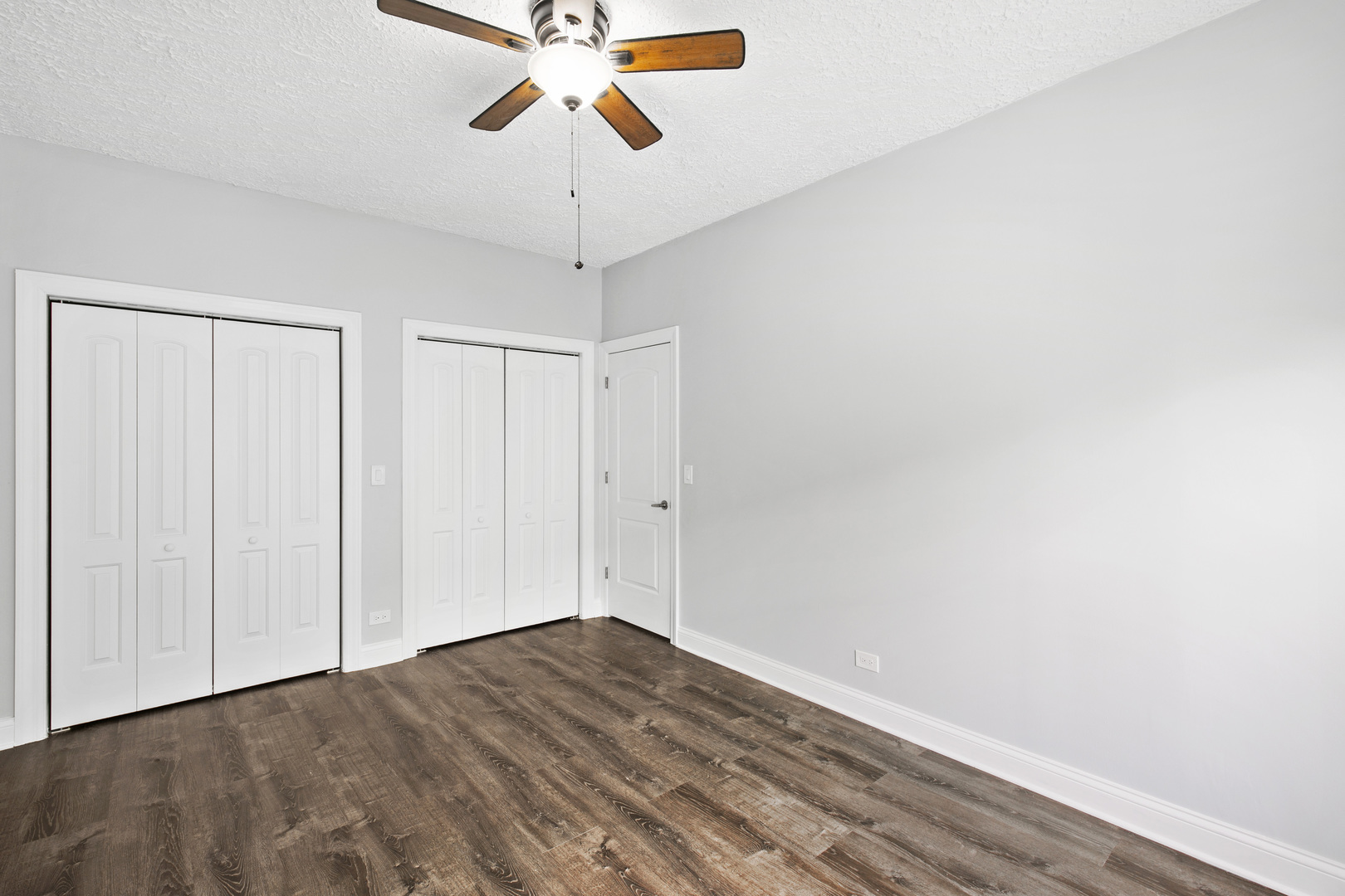 4555 N Malden Street 205 Property Photo 6