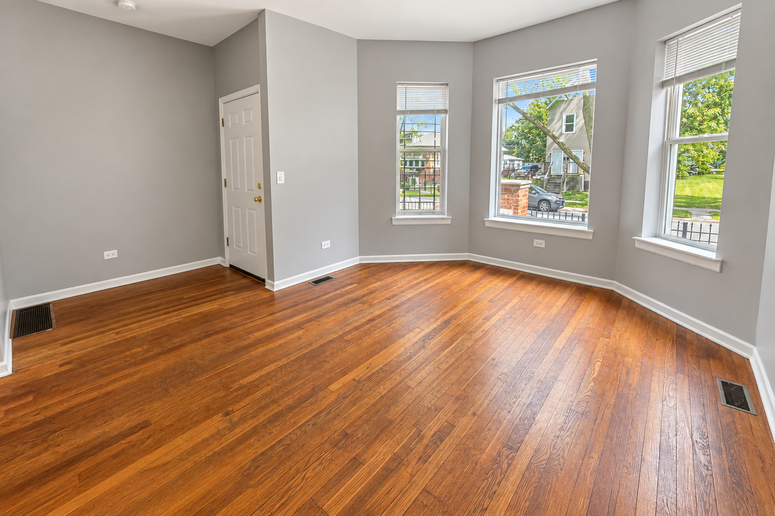 6322 S Honore Street Property Photo 2