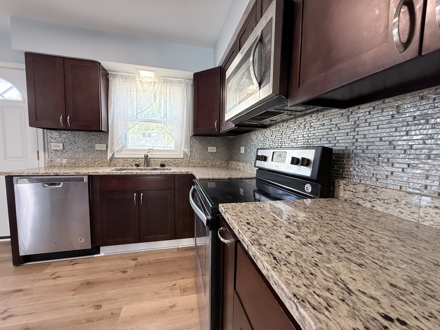 213 Frederick Place Property Photo 5