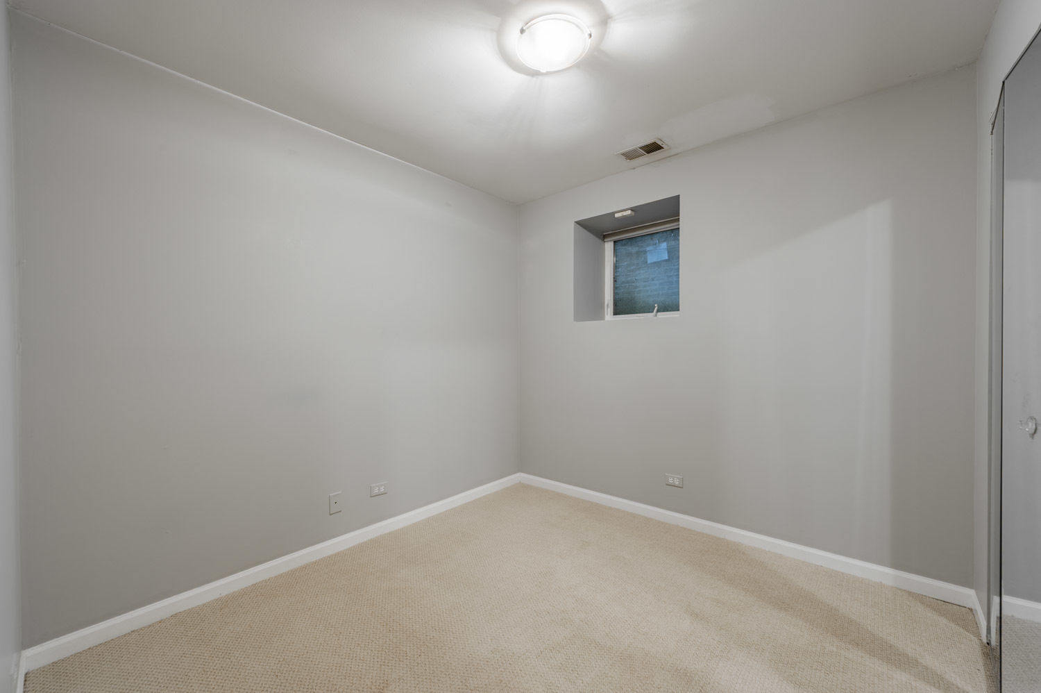 1017 W Dakin Street 1 Property Photo 17