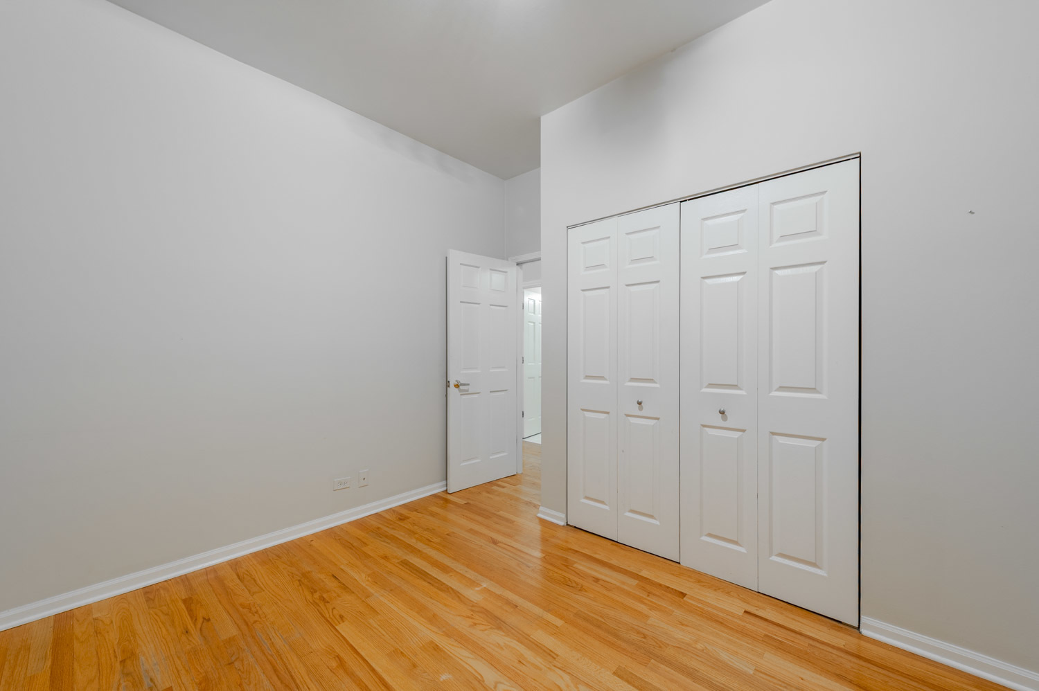 1017 W Dakin Street 1 Property Photo 18
