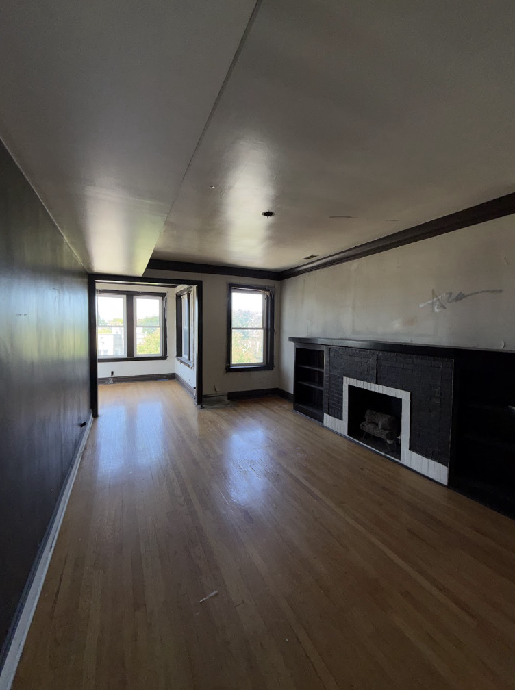 1541 S Saint Louis Avenue Property Photo 3