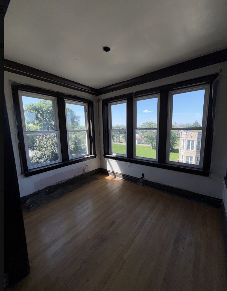 1541 S Saint Louis Avenue Property Photo 5