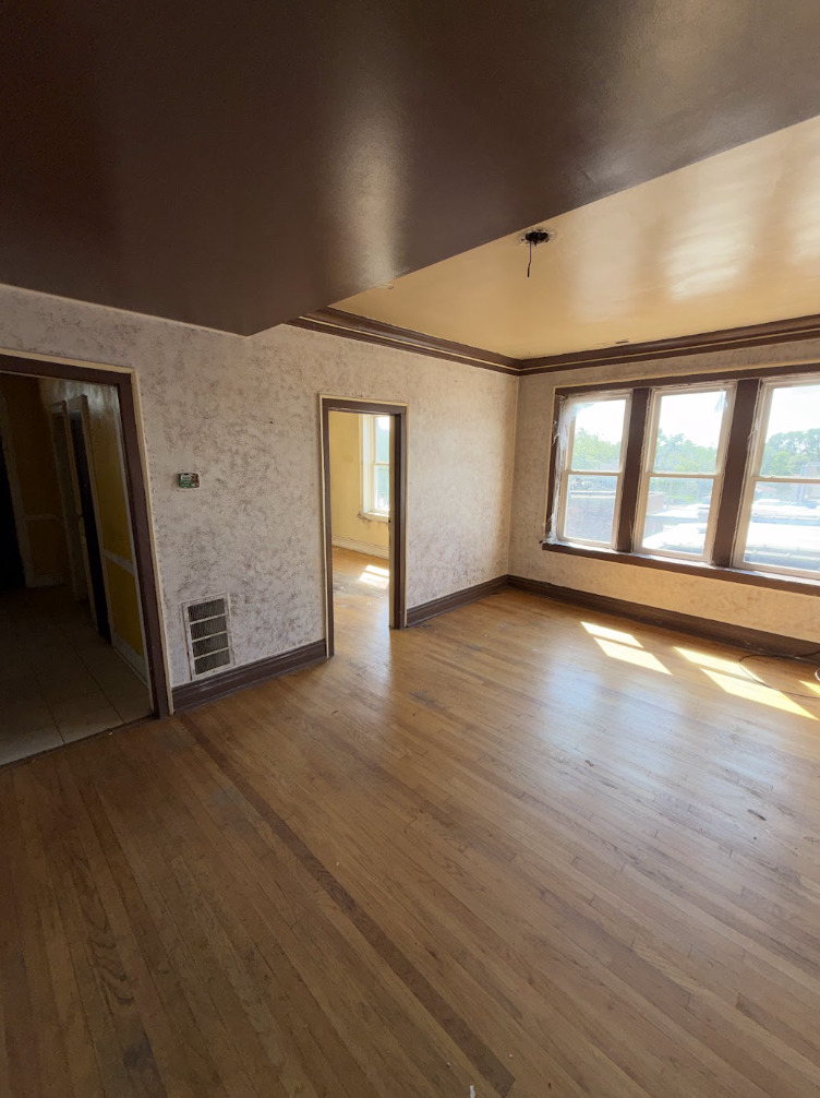 1541 S Saint Louis Avenue Property Photo 7