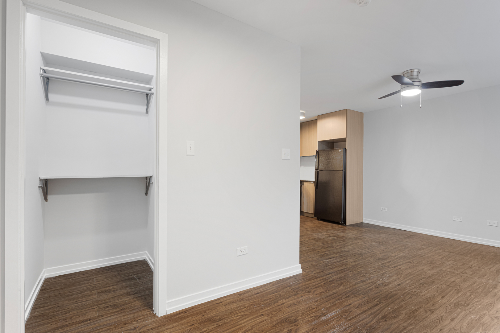 5411 N Winthrop Avenue 517 Property Photo 6