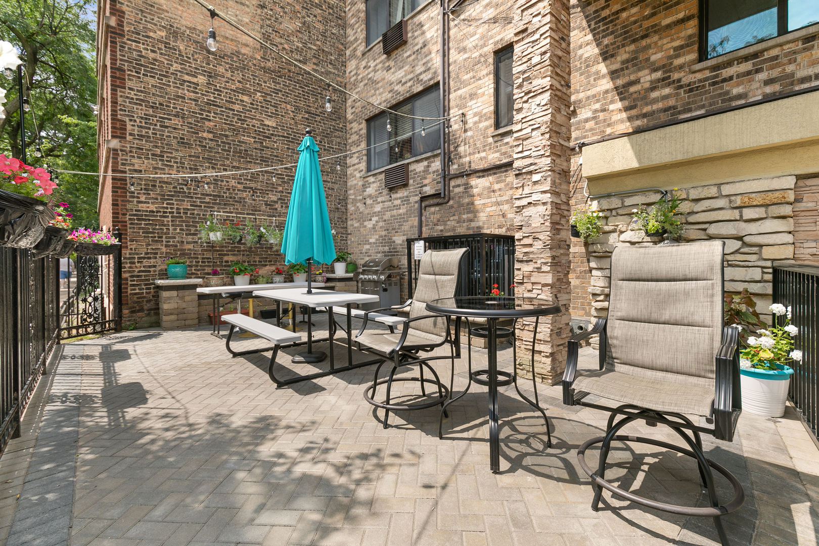 5534 N Kenmore Avenue 408 Property Photo 13