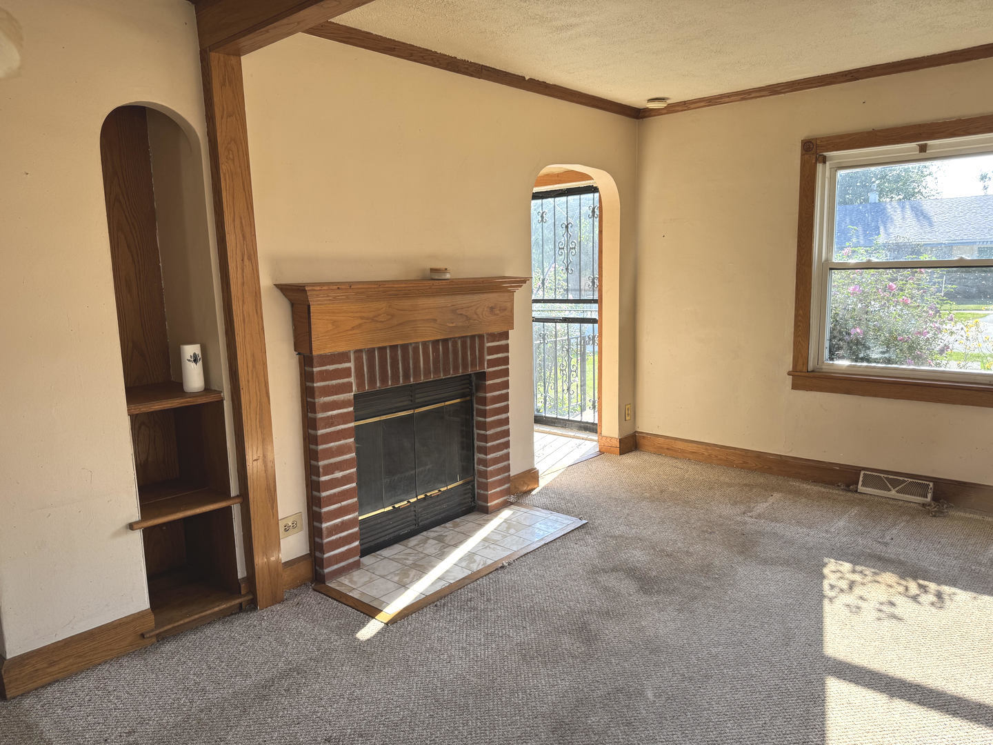 9855 S Campbell Avenue Property Photo 3