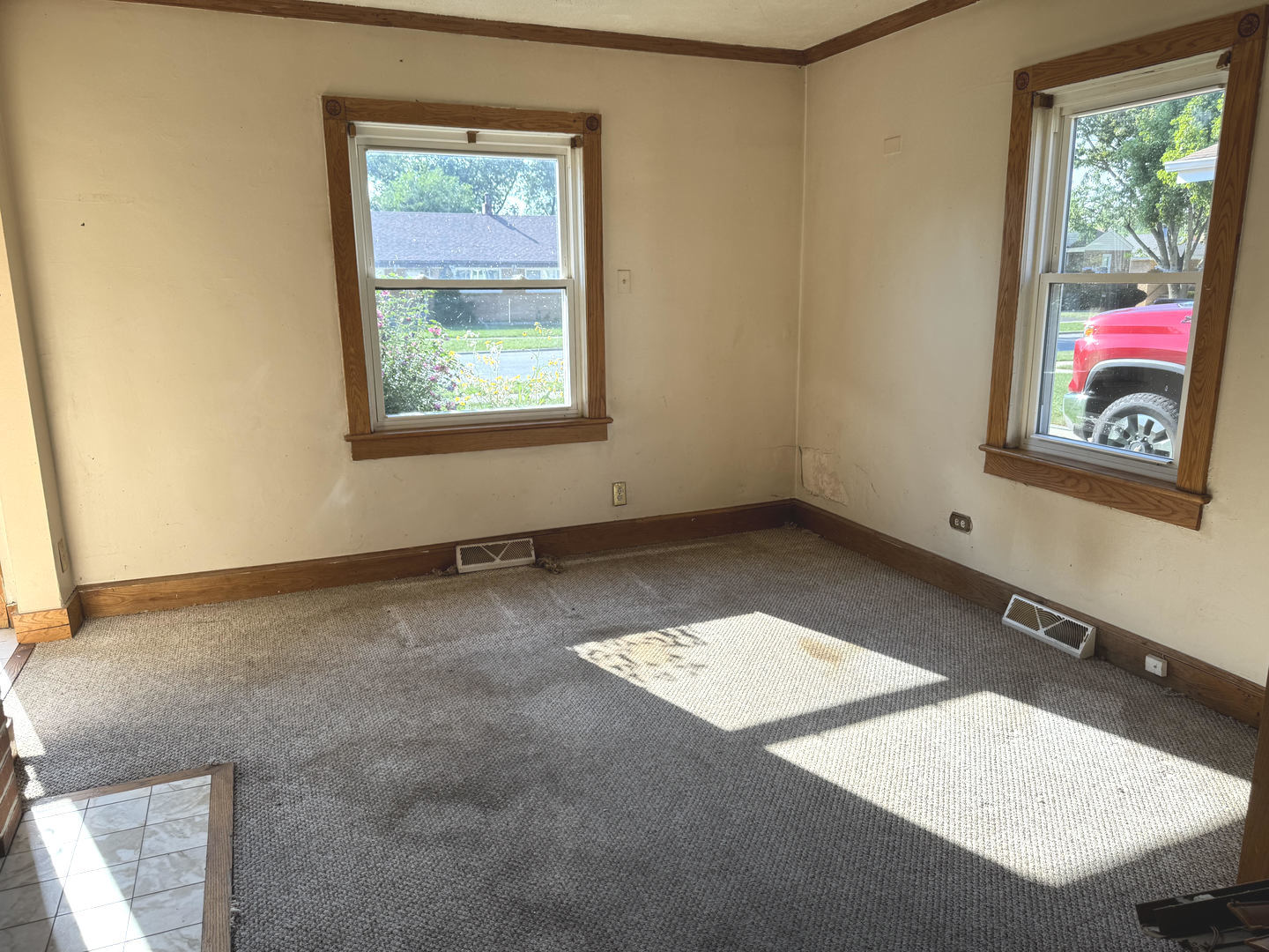 9855 S Campbell Avenue Property Photo 4