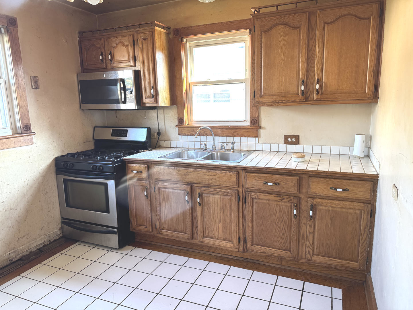 9855 S Campbell Avenue Property Photo 8