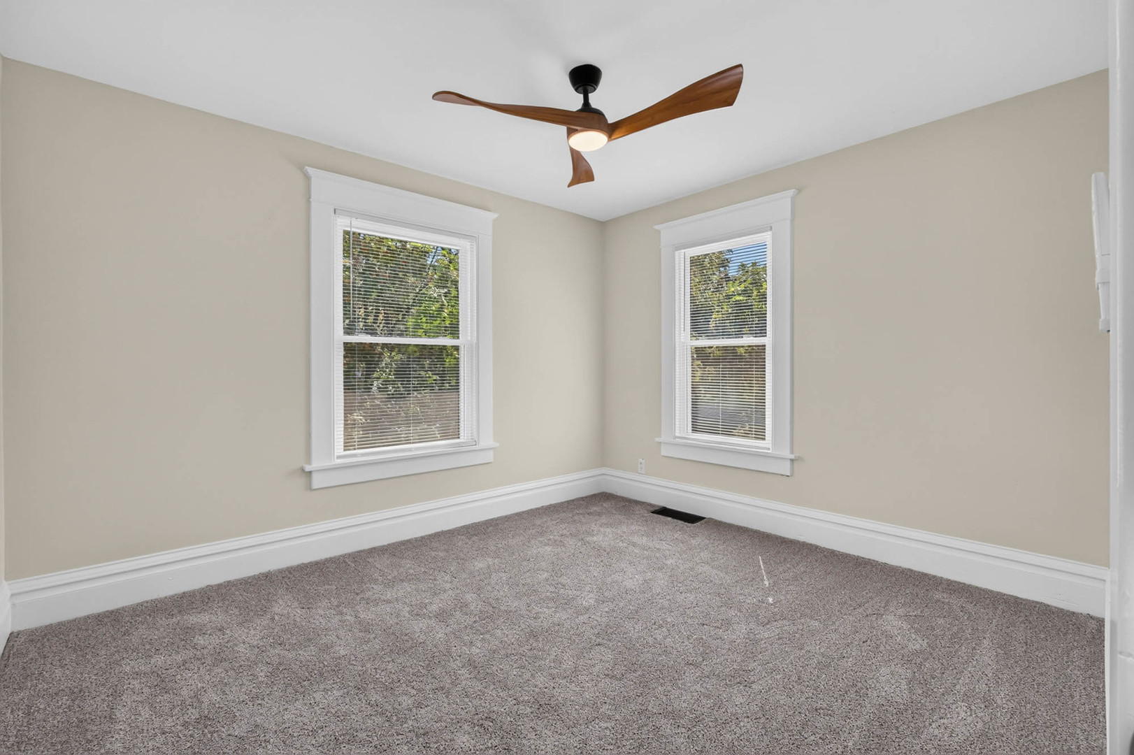 613 W 13th Street Property Photo 25