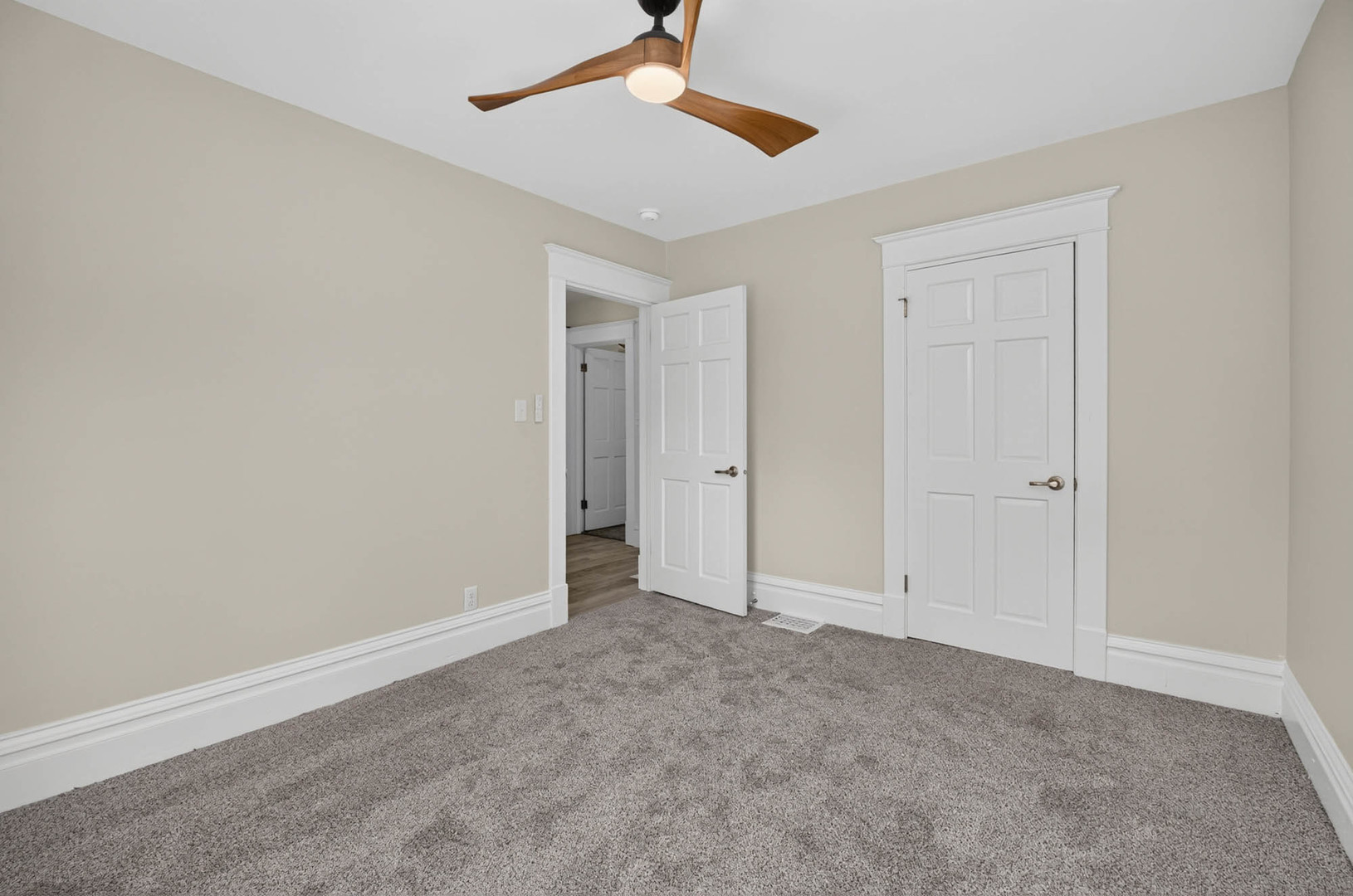 613 W 13th Street Property Photo 26