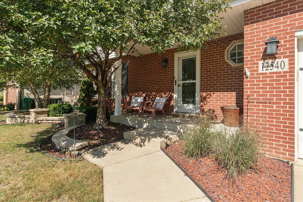 12540 W Hampshire Lane Property Photo 2