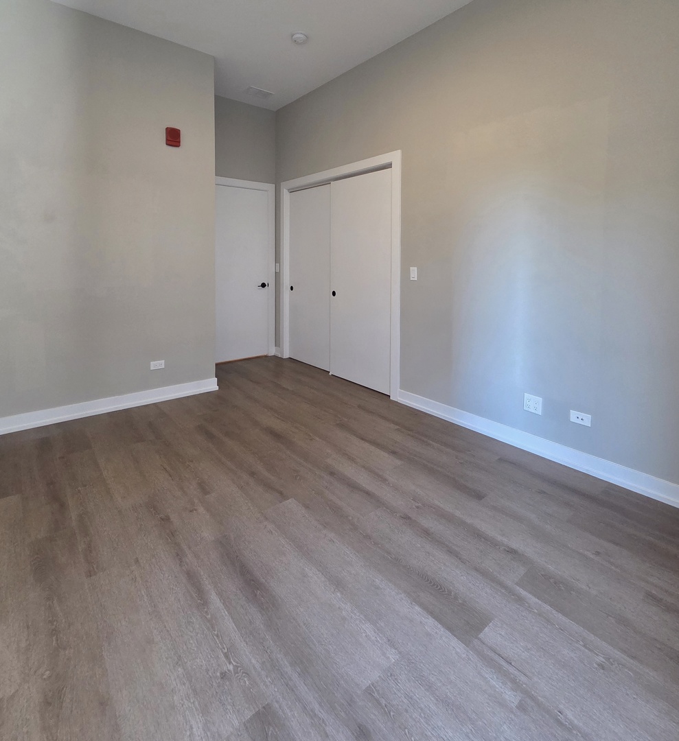 3217 N Clark Street 405 Property Photo 16