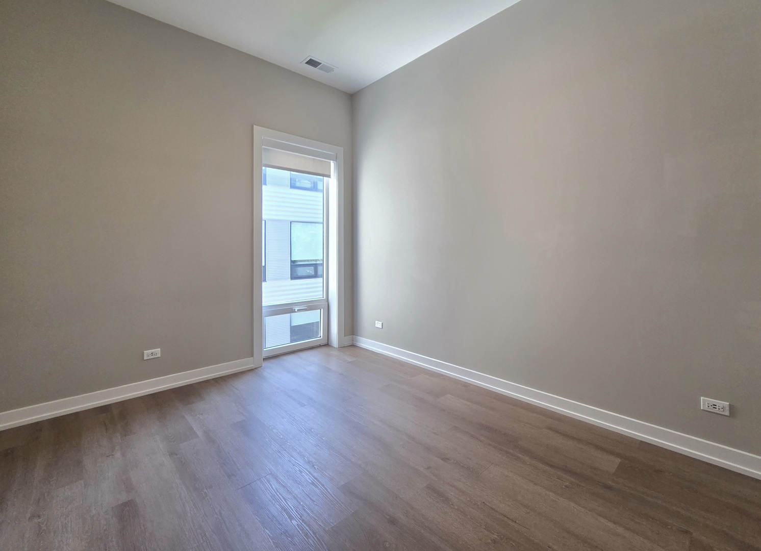 3217 N Clark Street 405 Property Photo 18