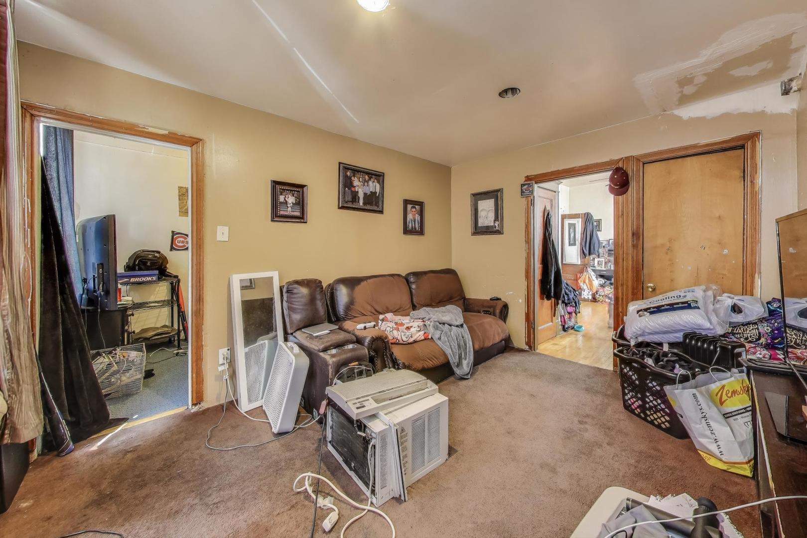 2625 S Central Park Avenue Property Photo 7