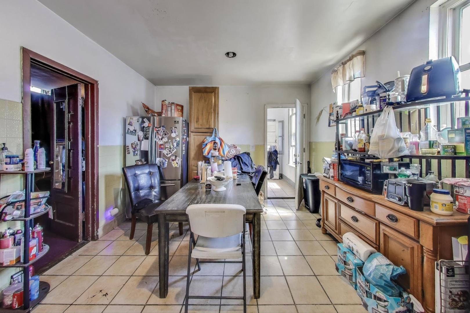 2625 S Central Park Avenue Property Photo 11