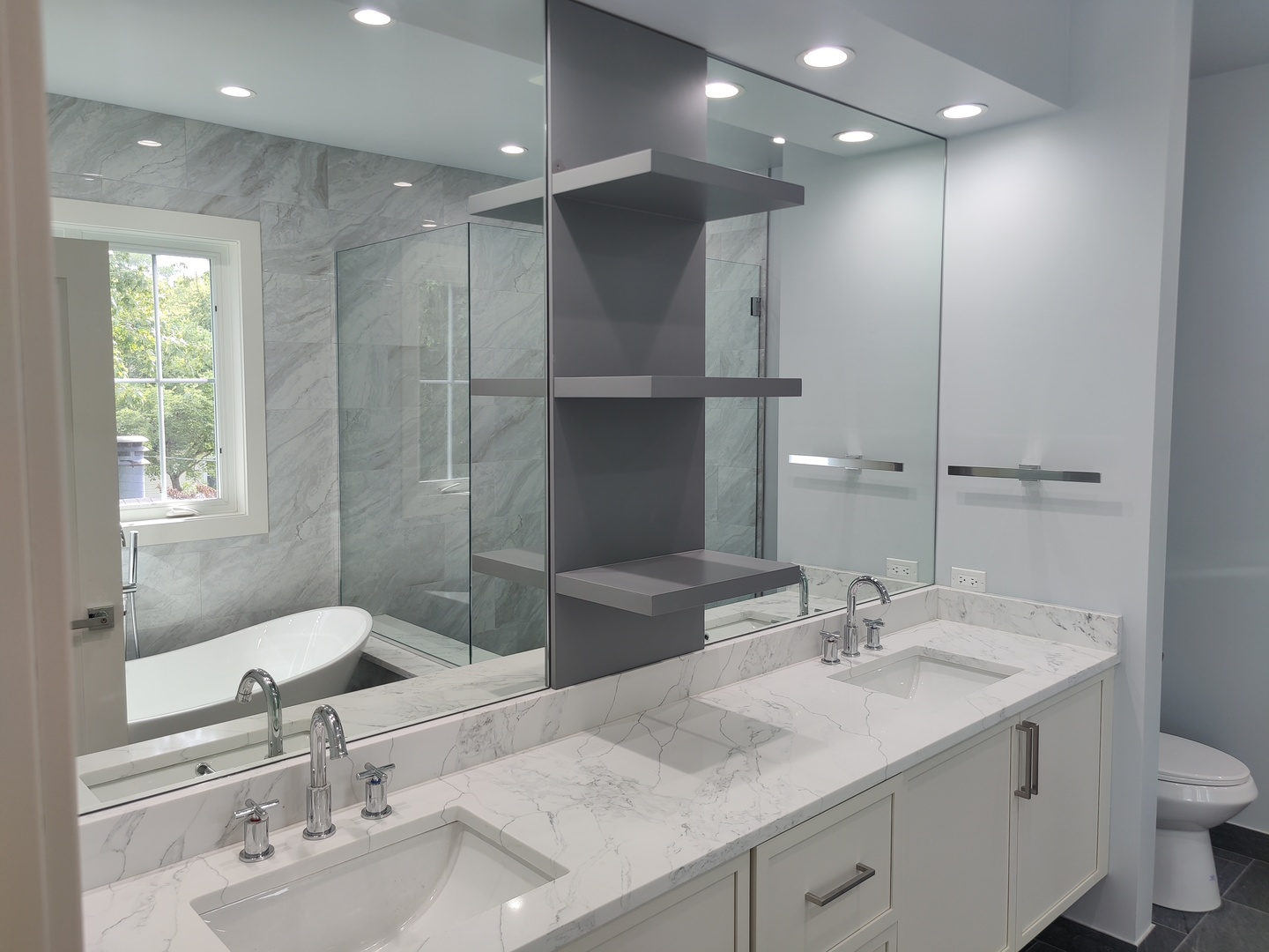 2106 Darrow Avenue Property Photo 23