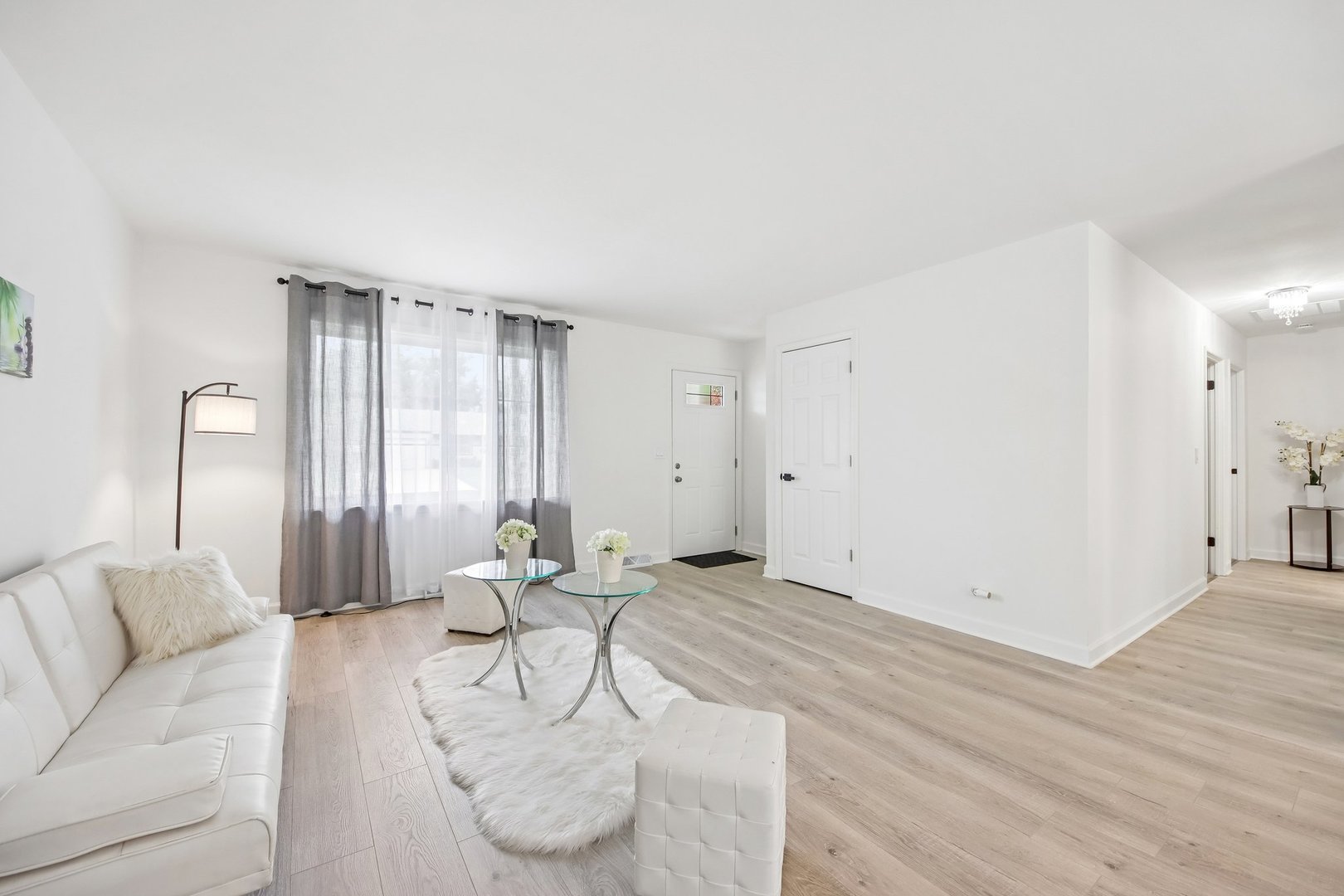 10227 Hilltop Drive Property Photo 4