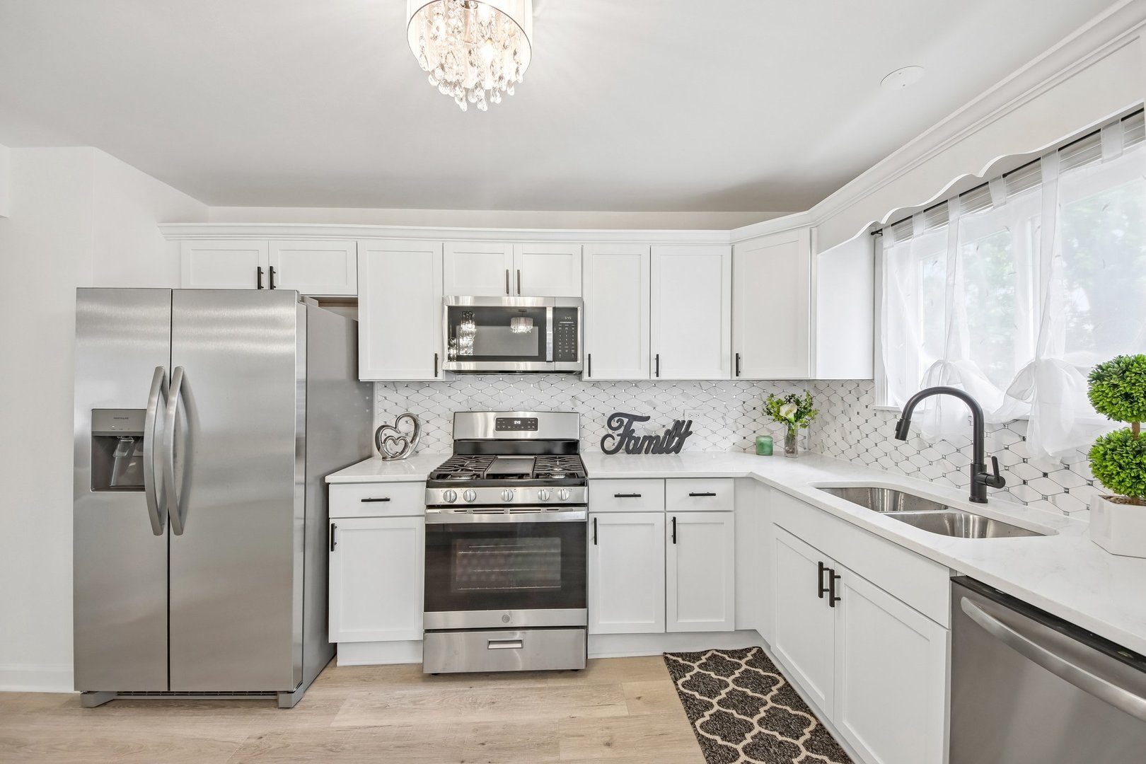 10227 Hilltop Drive Property Photo 13