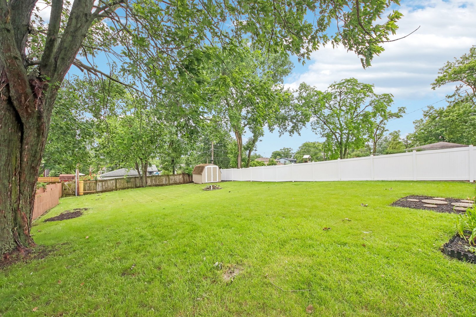 10227 Hilltop Drive Property Photo 33