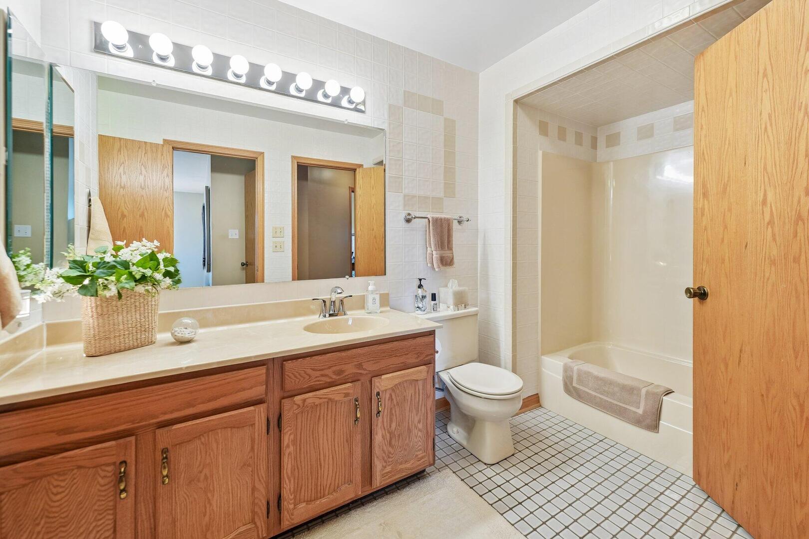 9957 N Cambridge Drive Property Photo 19