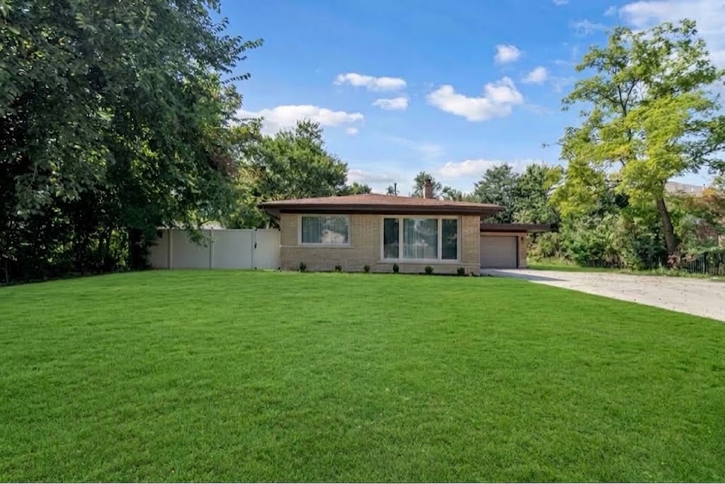 19232 Kedzie Avenue Property Photo 2