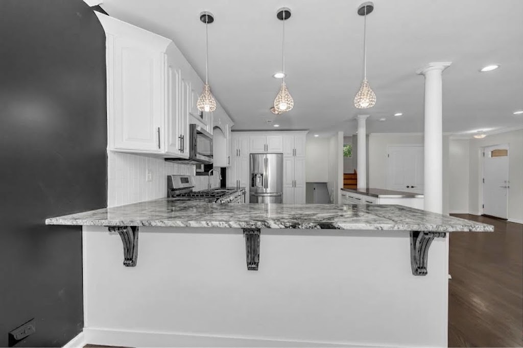 19232 Kedzie Avenue Property Photo 5