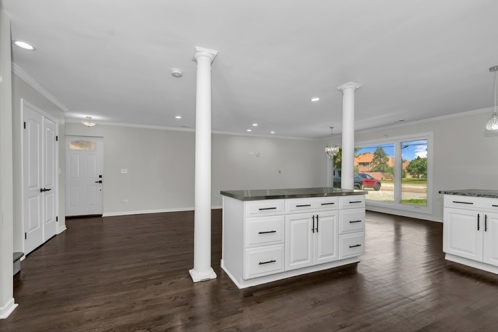 19232 Kedzie Avenue Property Photo 6