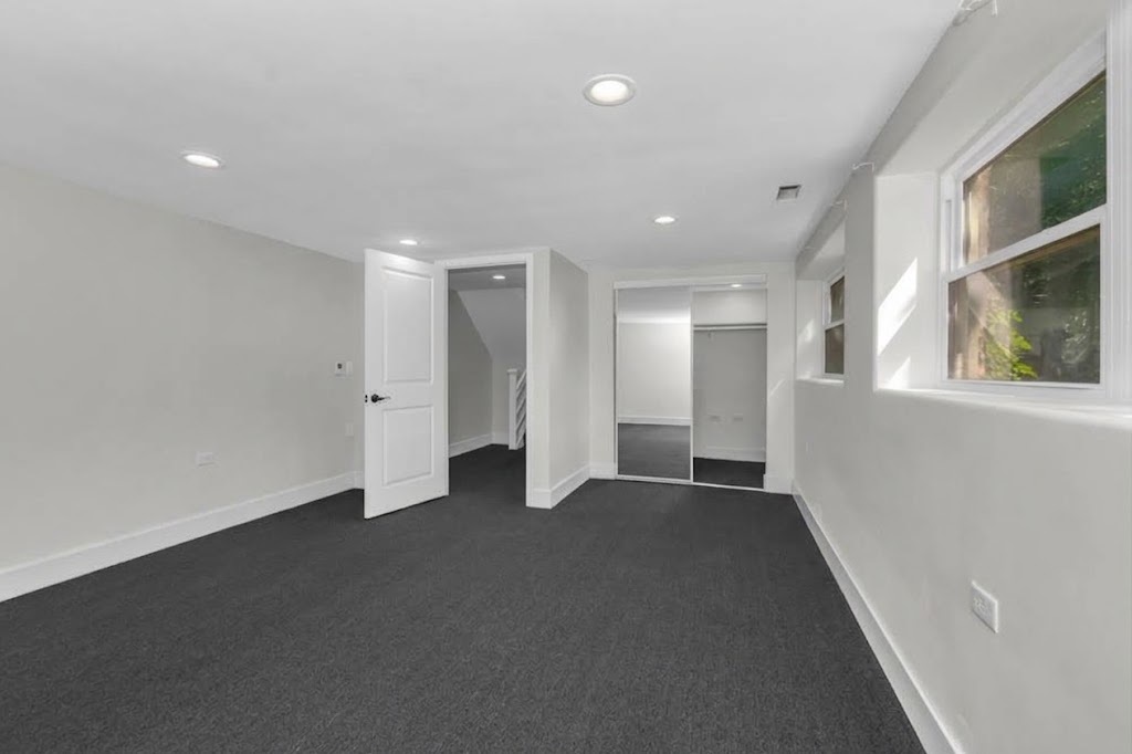 19232 Kedzie Avenue Property Photo 9