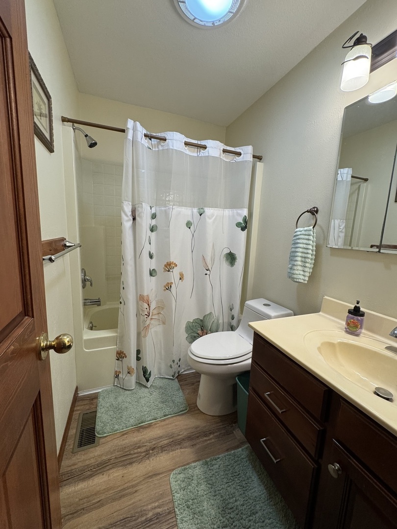 1404 Silverthorne Drive Property Photo 23