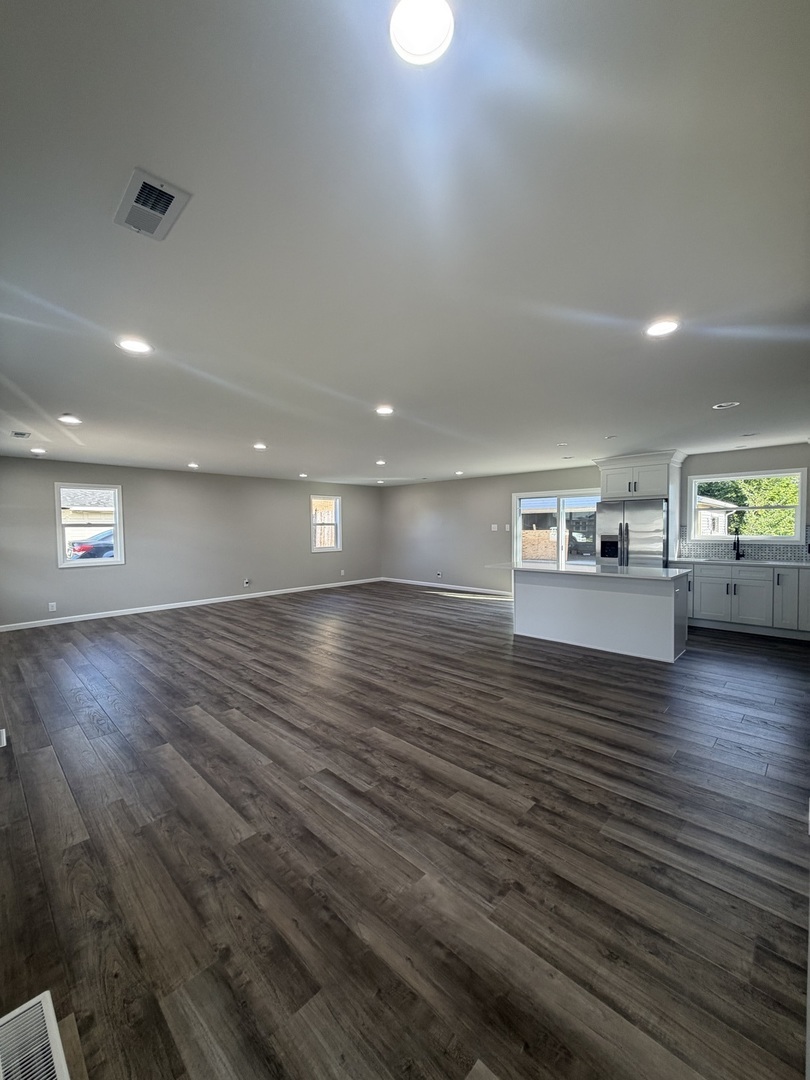 547 Redwood Road Property Photo 2