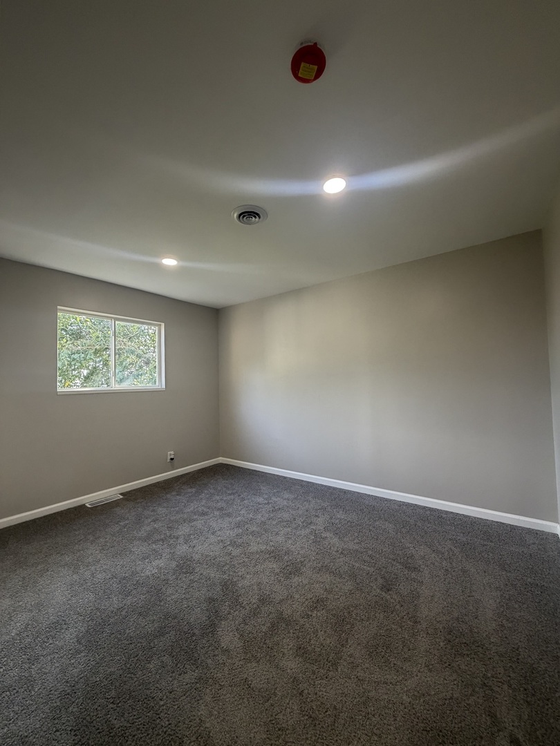 547 Redwood Road Property Photo 6