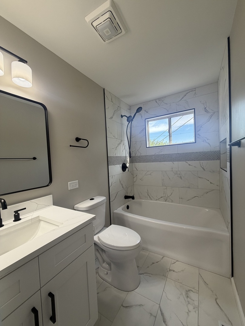 547 Redwood Road Property Photo 7
