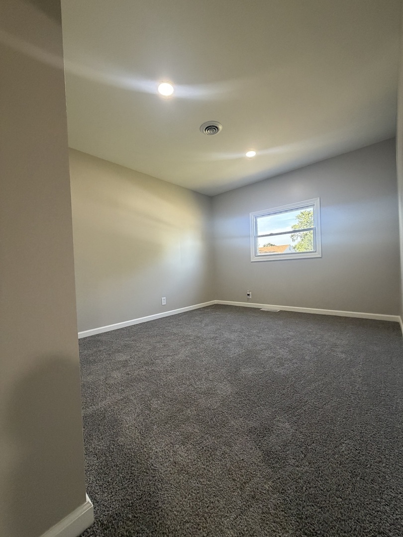 547 Redwood Road Property Photo 8