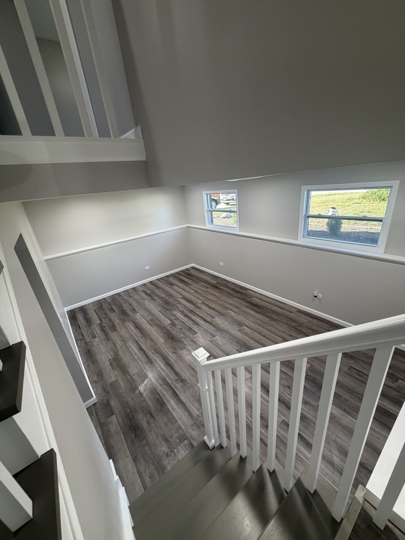 547 Redwood Road Property Photo 9