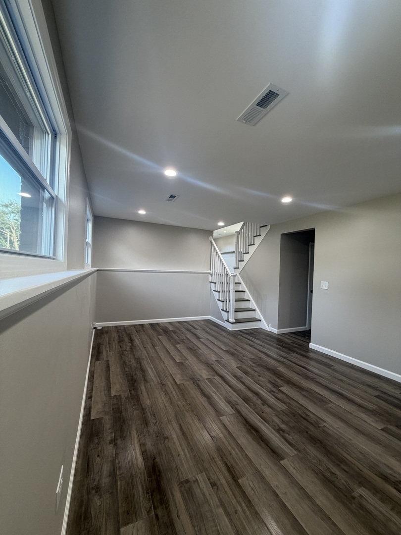 547 Redwood Road Property Photo 10