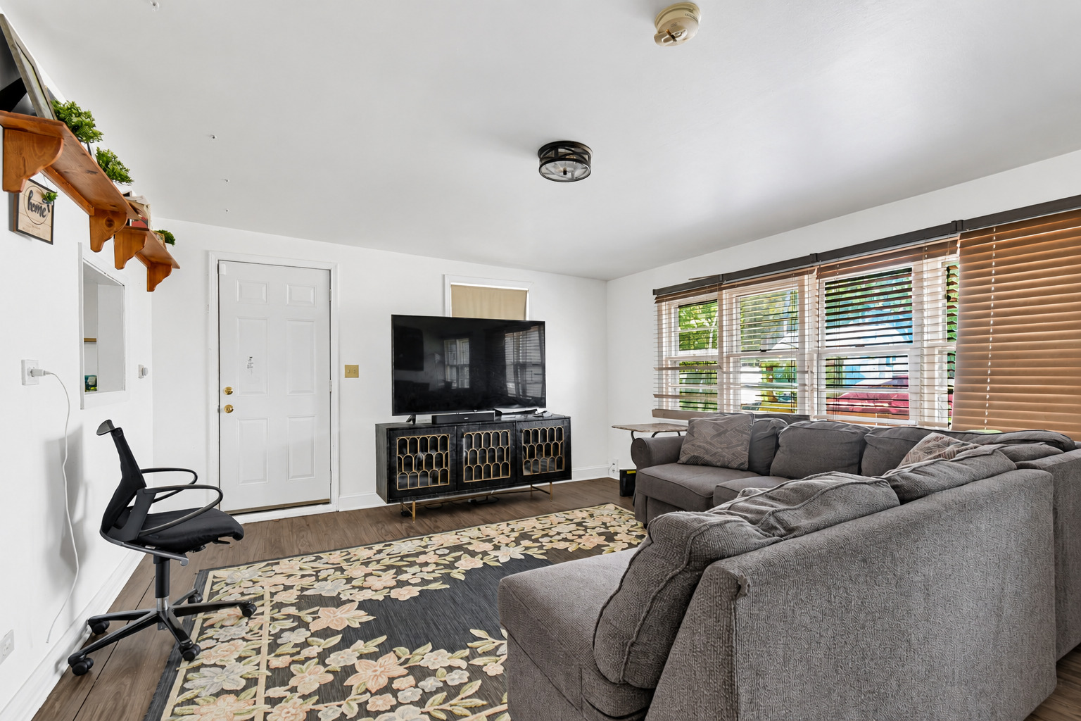 345 Indianwood Boulevard Property Photo 4