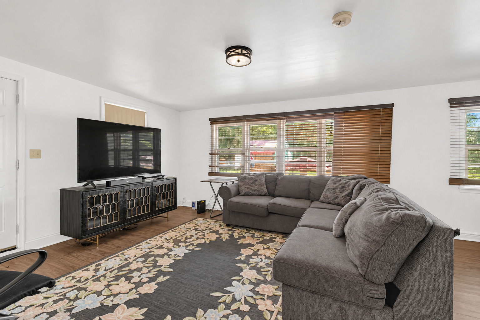 345 Indianwood Boulevard Property Photo 8