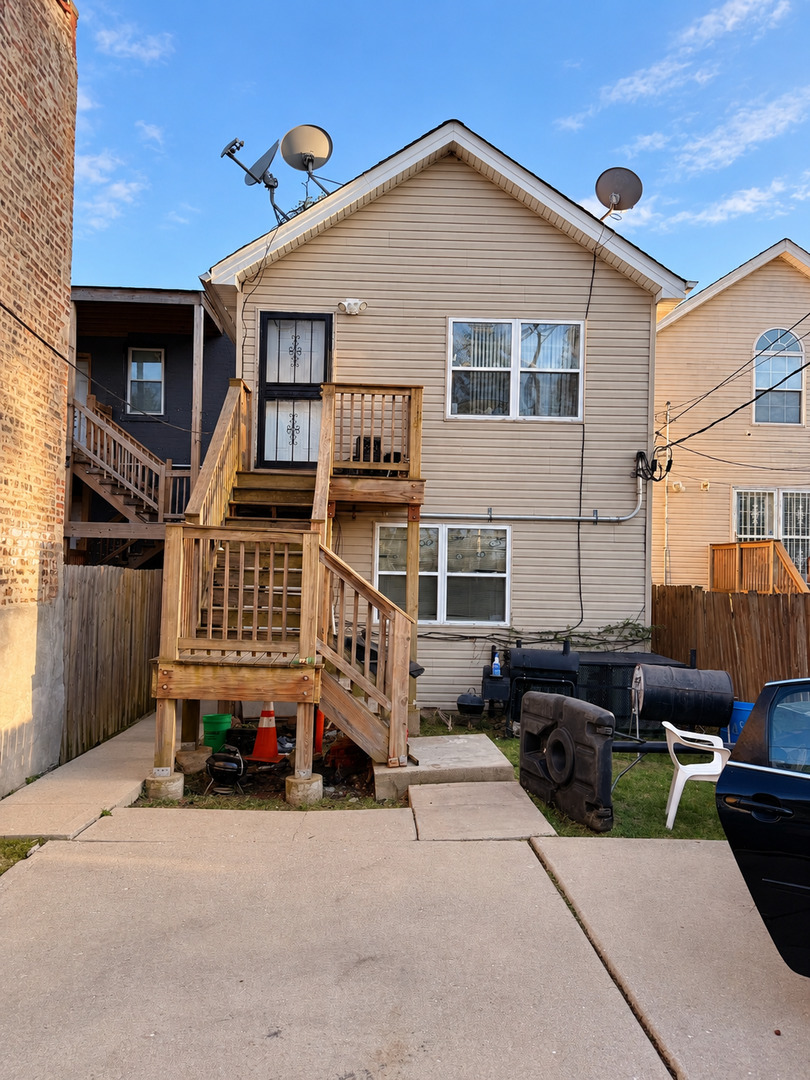 3858 W Grenshaw Street Property Photo 4