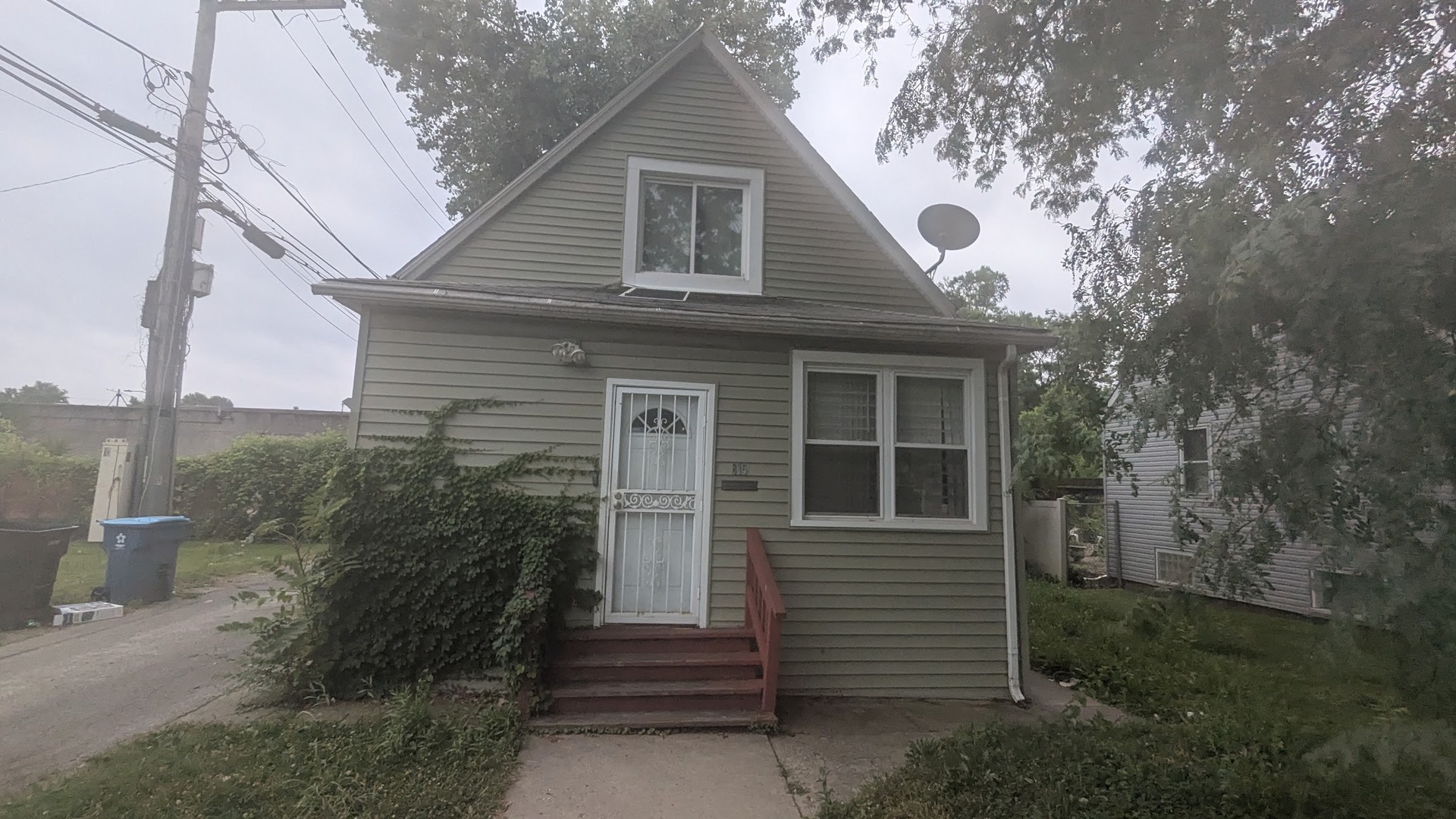 815 W 122nd Street Property Photo 1