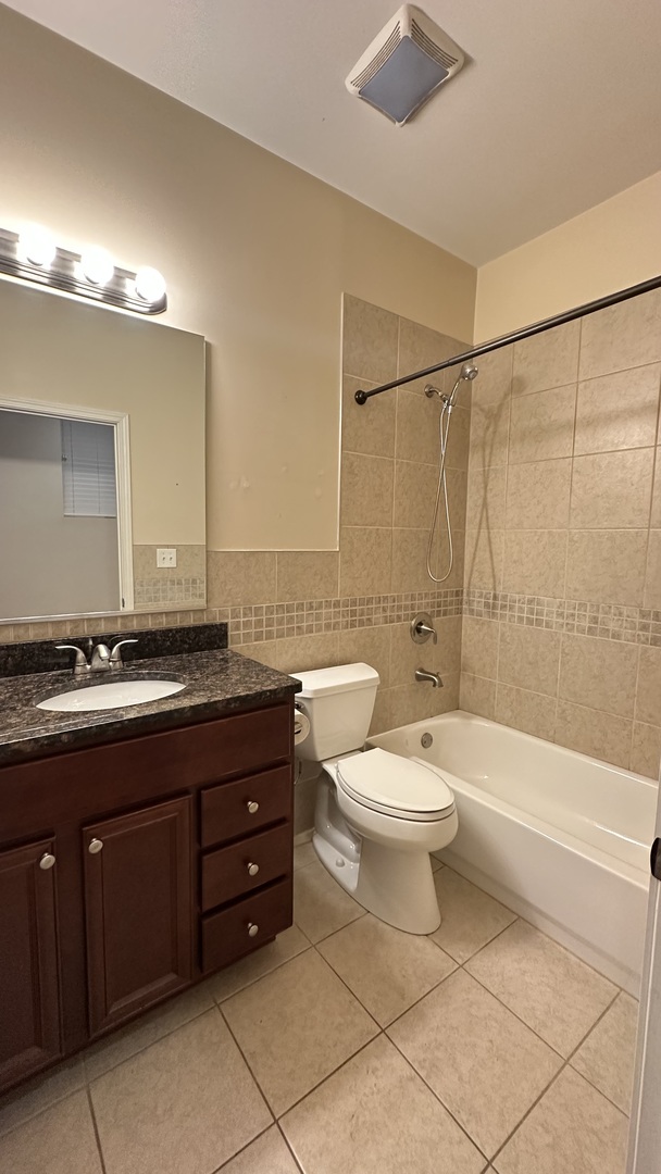 5523 N Sawyer Avenue G Property Photo 10