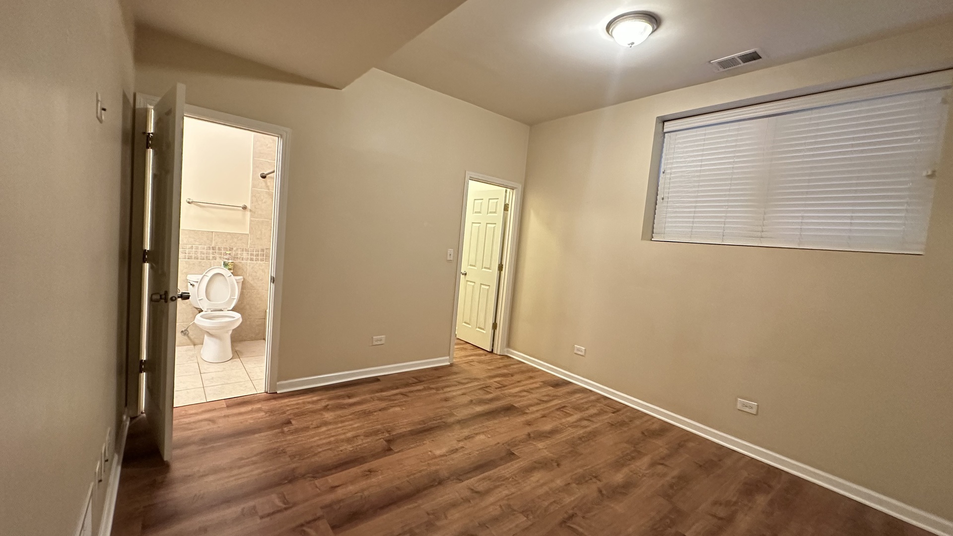 5523 N Sawyer Avenue G Property Photo 11