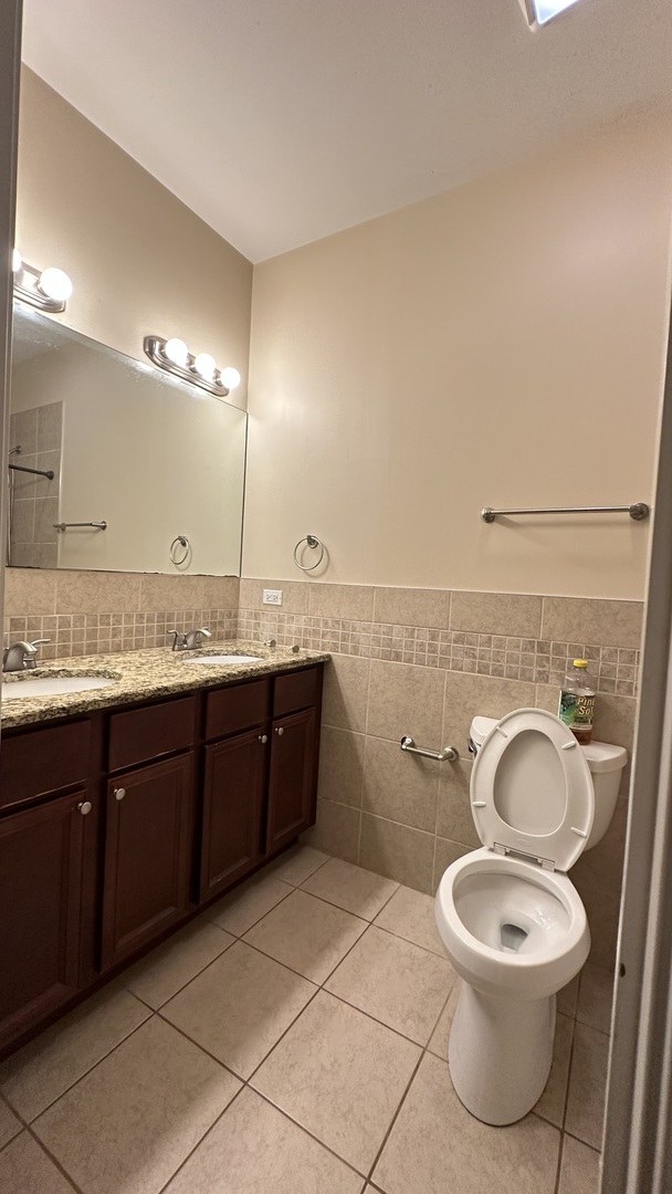 5523 N Sawyer Avenue G Property Photo 13