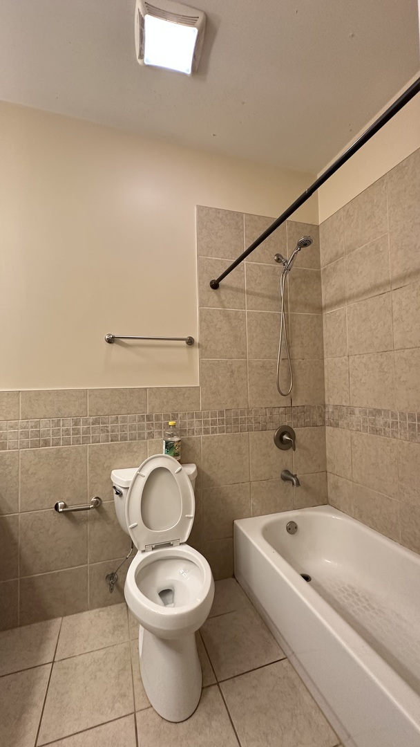 5523 N Sawyer Avenue G Property Photo 14