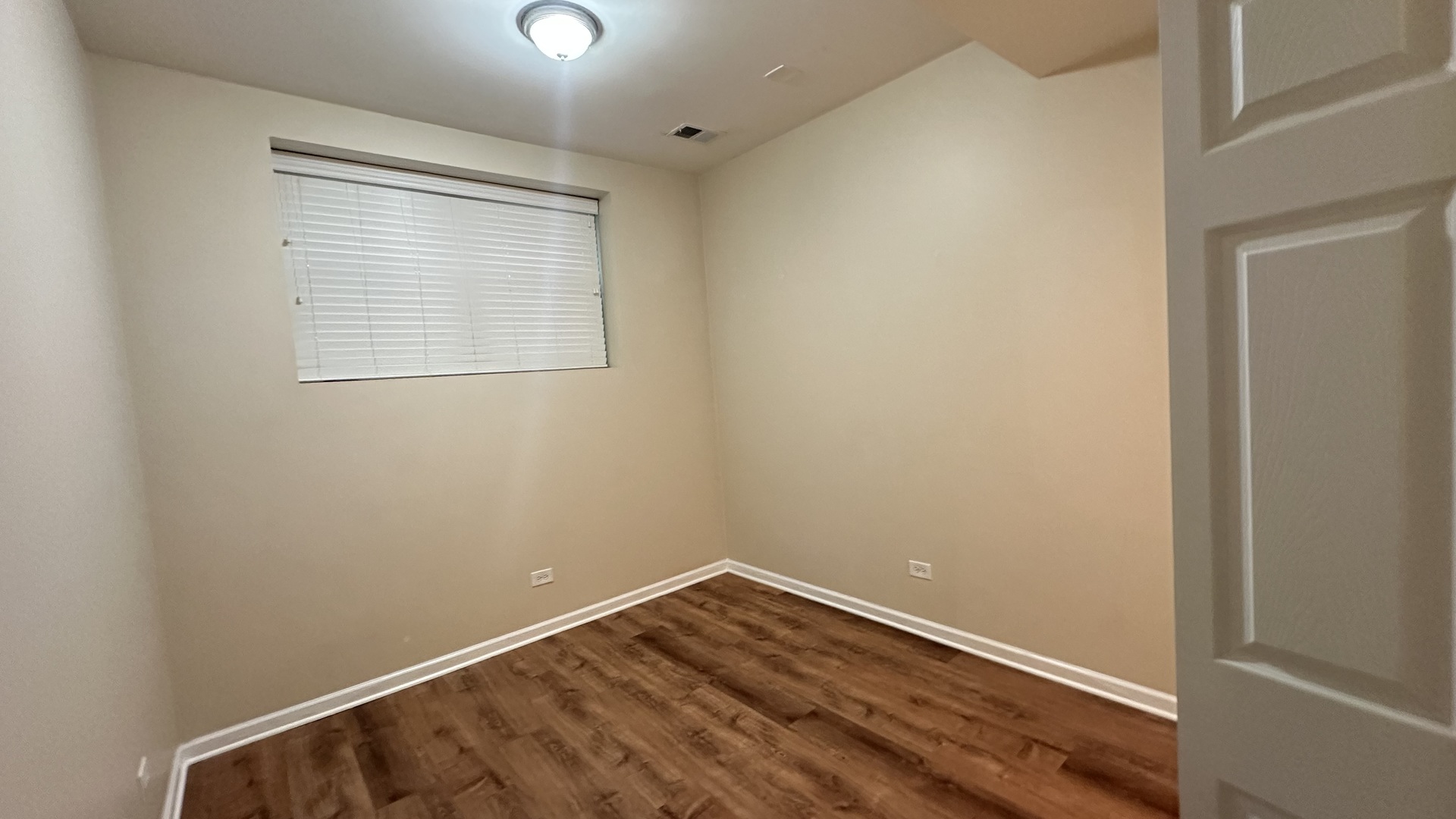 5523 N Sawyer Avenue G Property Photo 16