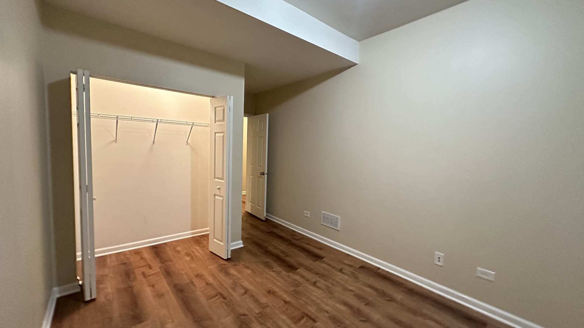 5523 N Sawyer Avenue G Property Photo 17
