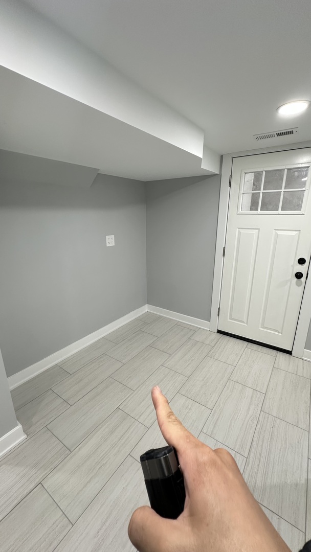 5523 N Sawyer Avenue G Property Photo 22