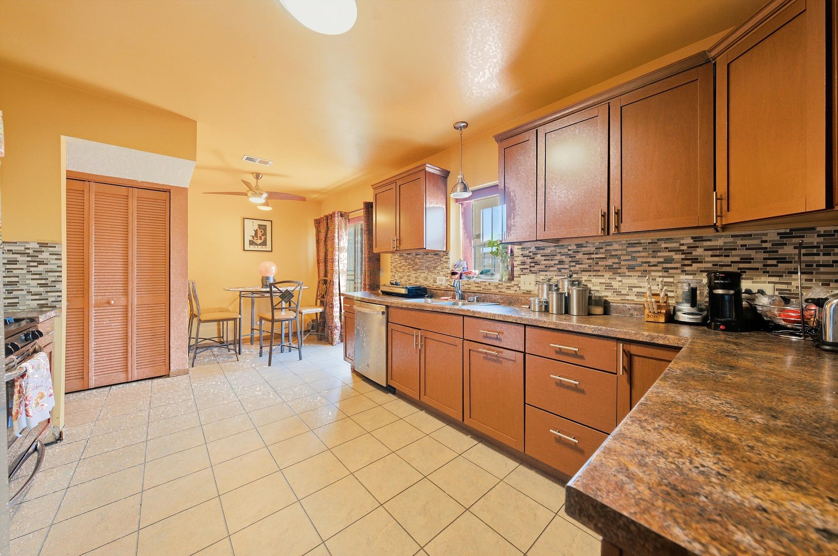 15216 Myrtle Avenue Property Photo 4