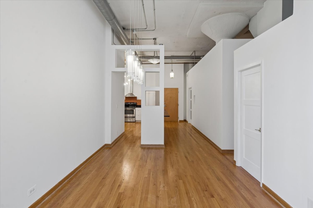 1800 W Roscoe Street 521 Property Photo 5