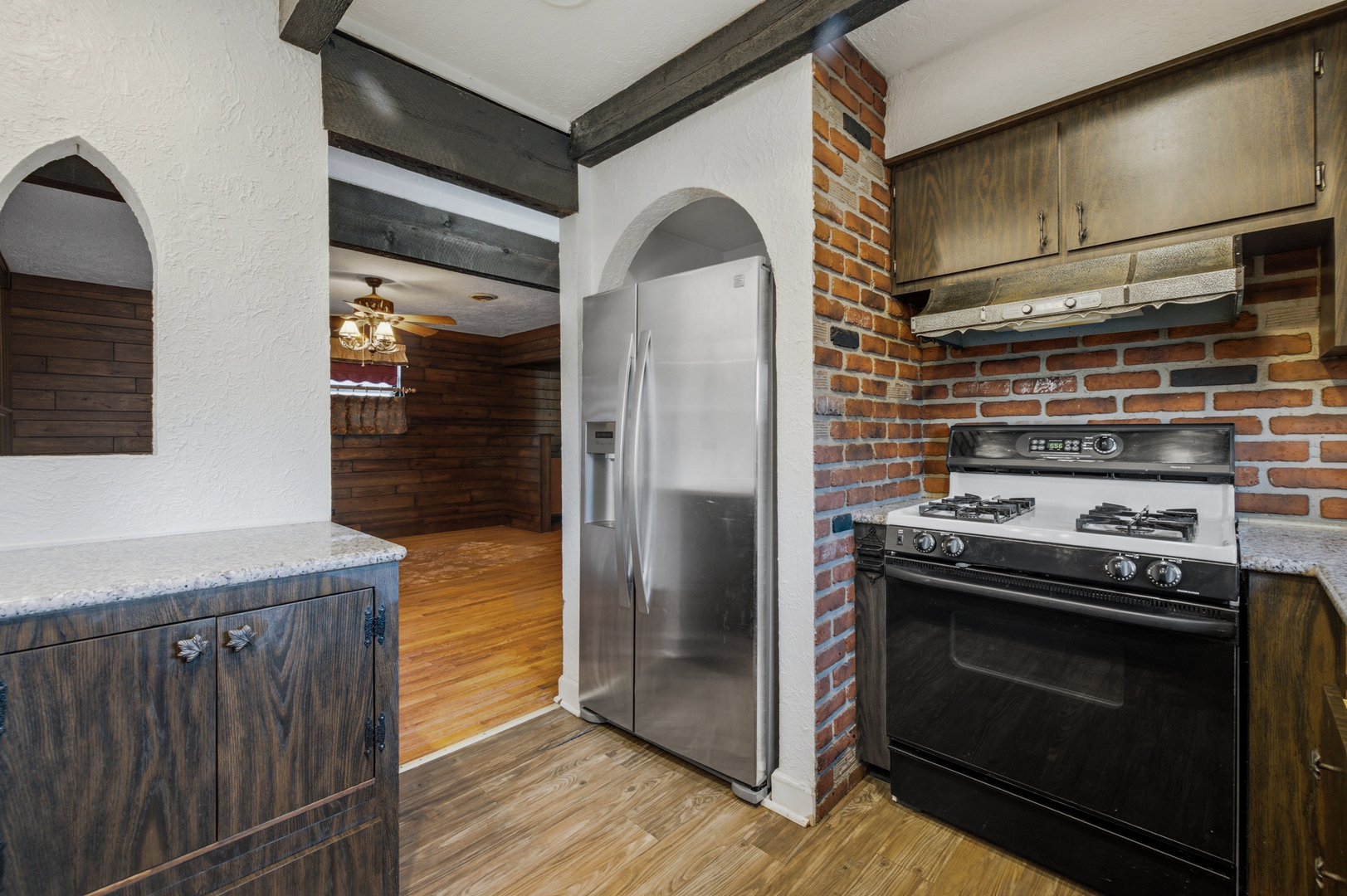 1609 N 23 Avenue Property Photo 6